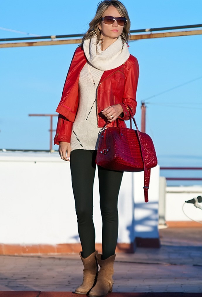 Красная куртка: 16 способов выглядеть стильно и эффектно